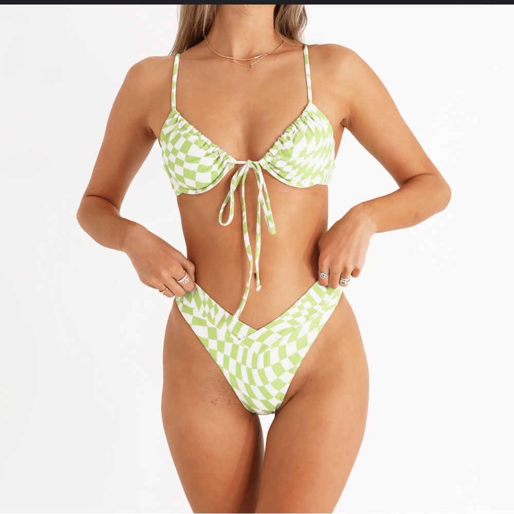 Aurelle Riza Green M/L NWT